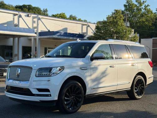 White 2021 Lincoln Navigator Reserve