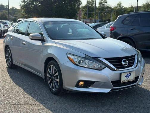 Silver 2017 Nissan Altima 2.5 SV