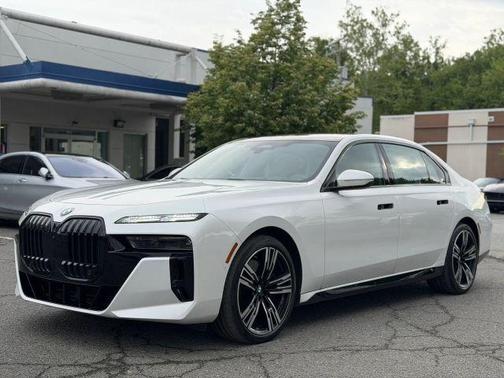 White 2023 BMW 760 760i xDrive
