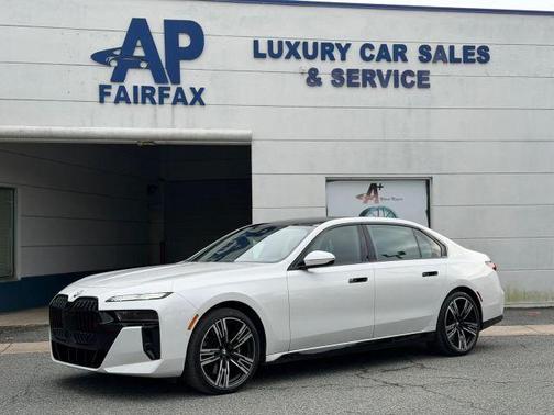 White 2023 BMW 760 760i xDrive