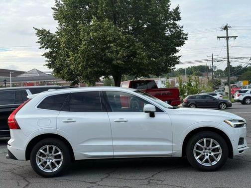 2018 Volvo XC60 T5 Momentum
