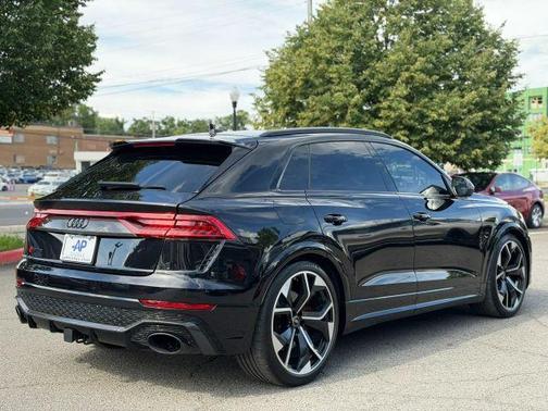 Orca Black Metallic 2021 Audi RS Q8 4.0T quattro