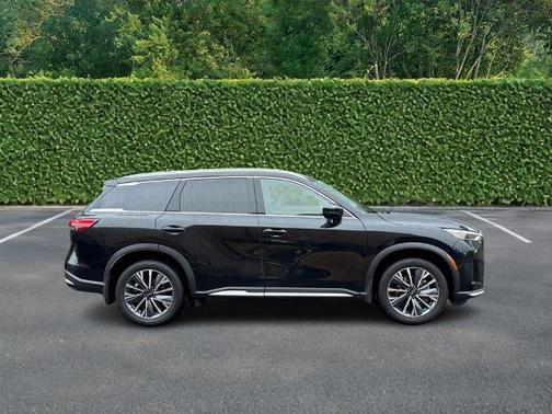 Diamond Black 2026 INFINITI QX60 LUXE