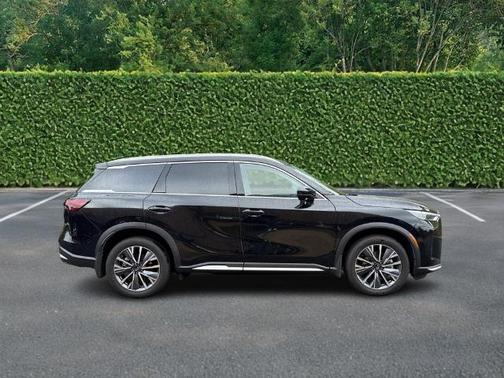 Diamond Black 2026 INFINITI QX60 LUXE