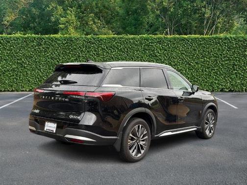 Diamond Black 2026 INFINITI QX60 LUXE