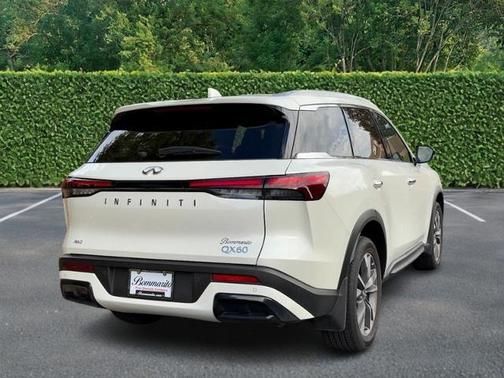 2025 INFINITI QX60 LUXE