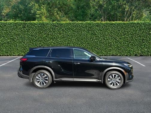 2025 INFINITI QX60 PURE