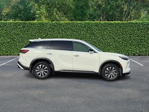 2024 INFINITI QX60 PURE