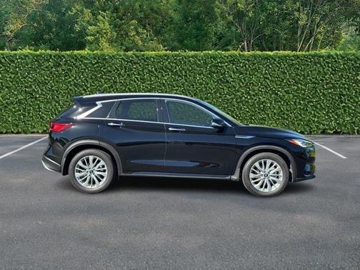 2024 INFINITI QX50 LUXE
