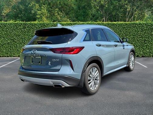 2024 INFINITI QX50 LUXE