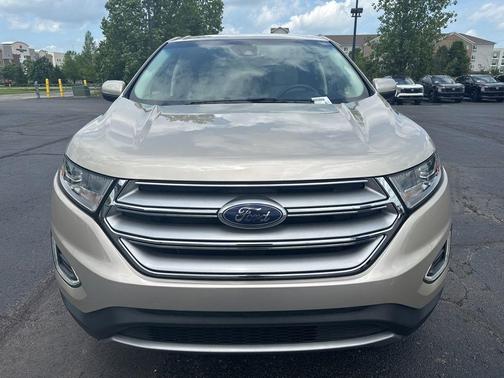 White Gold Metallic 2018 Ford Edge Titanium