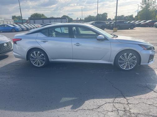 2025 Nissan Altima SL