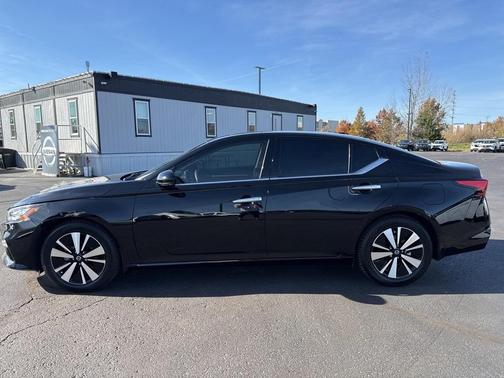 2022 Nissan Altima 2.5 SL