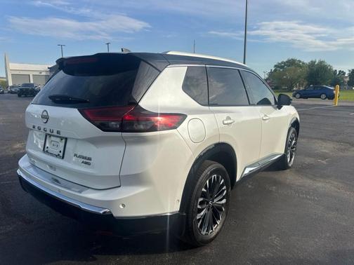 Wht Blk Roof 2024 Nissan Rogue Platinum