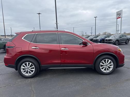 2020 Nissan Rogue SV