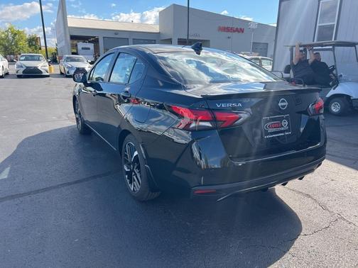 2025 Nissan Versa 1.6 SR