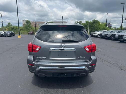 2018 Nissan Pathfinder Platinum