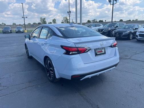 2025 Nissan Versa 1.6 SR