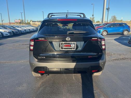 2026 Nissan Kicks SR