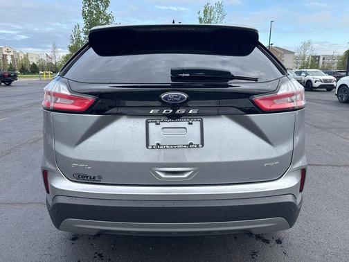 Silver Metallic 2024 Ford Edge SEL