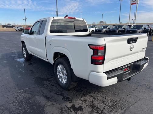 2024 Nissan Frontier SV