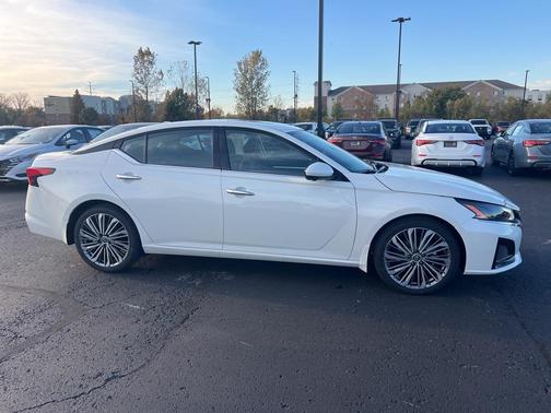 2025 Nissan Altima SL