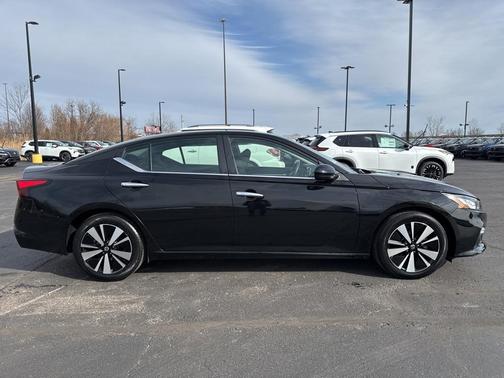 2021 Nissan Altima 2.5 SV