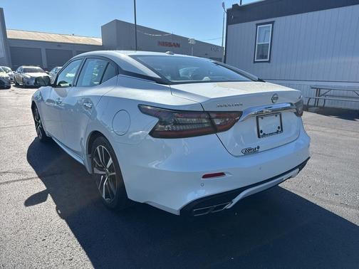 2023 Nissan Maxima SV