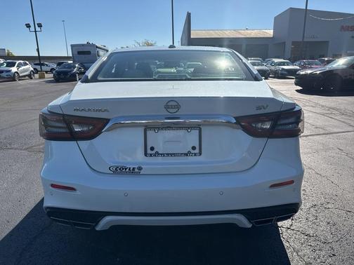 2023 Nissan Maxima SV