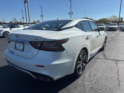2023 Nissan Maxima SV