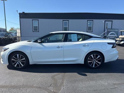 2023 Nissan Maxima SV