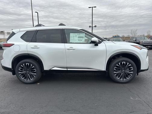 2025 Nissan Rogue Platinum