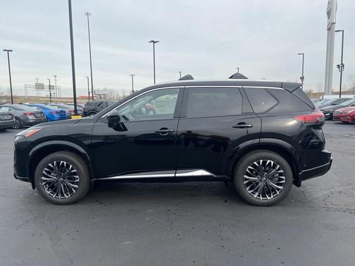 2025 Nissan Rogue Platinum