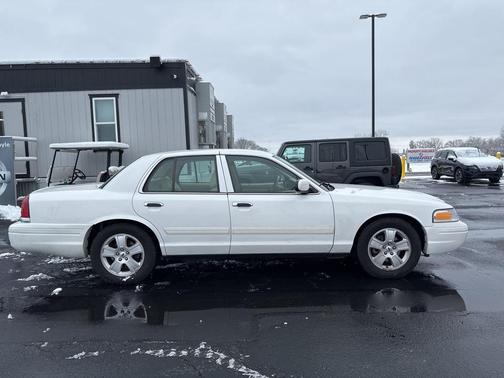 2011 Ford Crown Victoria LX