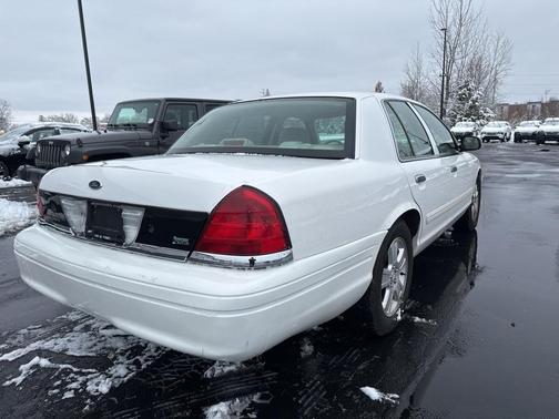 2011 Ford Crown Victoria LX