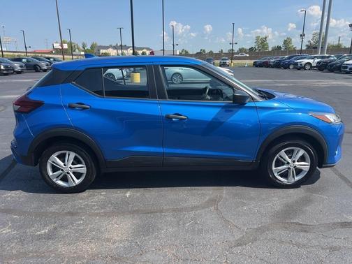 2022 Nissan Kicks S