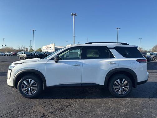 Everest White P 2026 Nissan Pathfinder SL