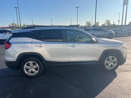 2021 GMC Terrain SLE