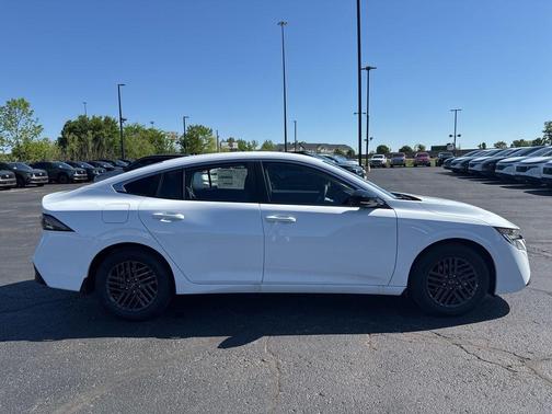 Cloud White 2026 Nissan Sentra SV