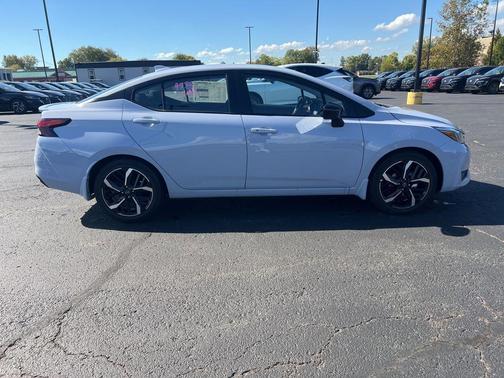 2025 Nissan Versa 1.6 SR