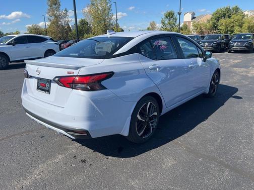 2025 Nissan Versa 1.6 SR