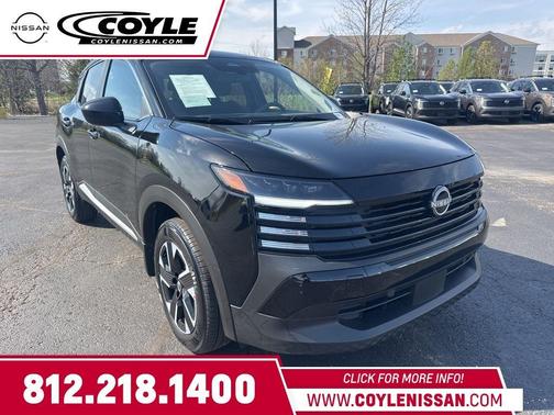 Super Black 2025 Nissan Kicks SV