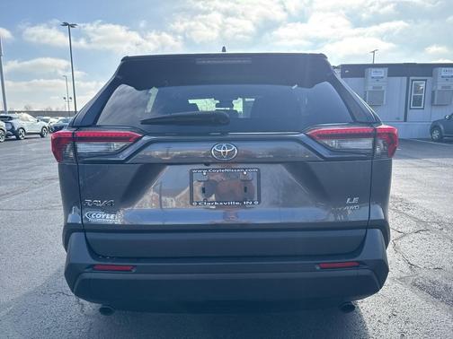 2021 Toyota RAV4 LE