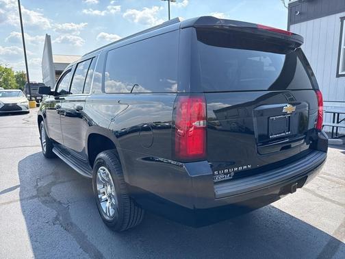 2017 Chevrolet Suburban LT
