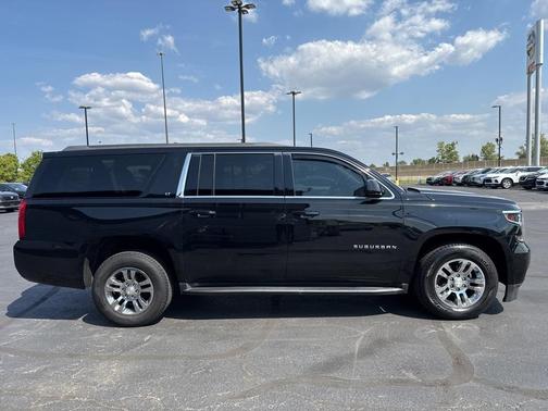 2017 Chevrolet Suburban LT