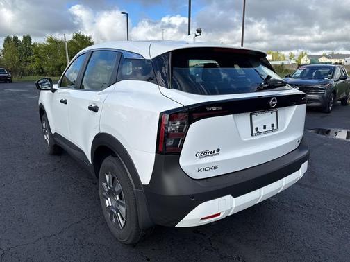 2025 Nissan Kicks S