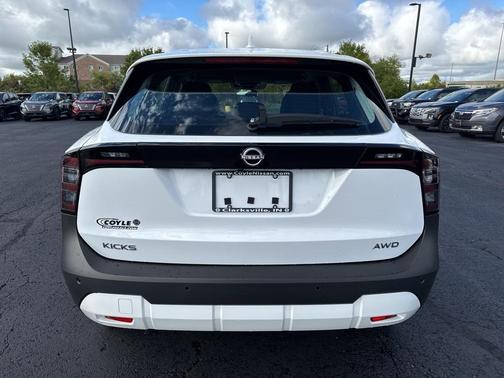 2025 Nissan Kicks S