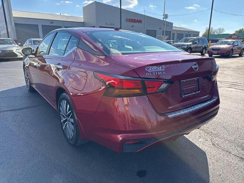 2023 Nissan Altima 2.5 SV
