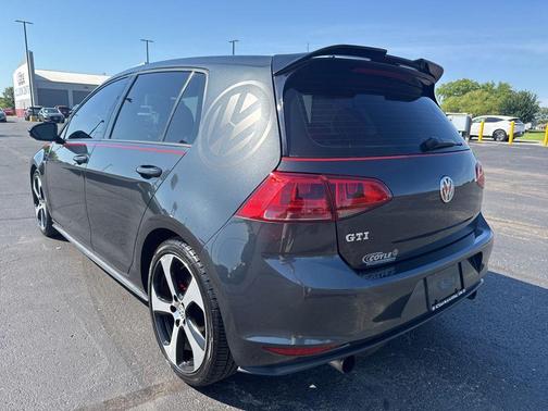 Carbon Steel Gray Metallic 2016 Volkswagen Golf GTI 2.0T SE 4-Door