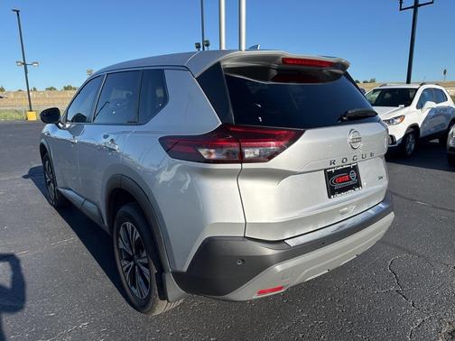 2022 Nissan Rogue SV